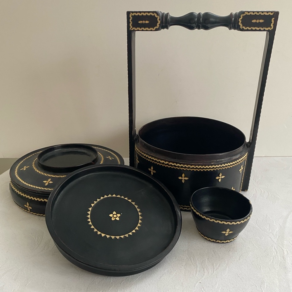 Vintage Tiffin Burmese Lacquered Food Carrier 4 pieces circa 1950 - Picture 3 of 17